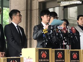 尹立等罷韓四君子前往中選會遞交連署書
罷免案領銜人陳冠榮
記者林恩如攝影