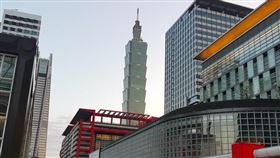 信義區及頂級大樓帶動租賃市場熱度，文湖線通車近10年 內科空置率一路縮減 租金漲幅近8％（圖／資料照）