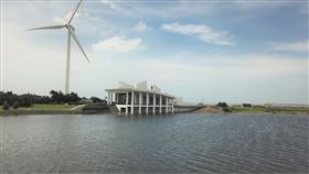 西濱公路,通車,交通更便捷,訪景點,吃鮮蚵(圖/彰化縣政府提供)中央社