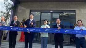 中橡林園研發中心啟用中橡林園研發中心26日啟用，董事長辜公怡（右4）期許林園研發中心將成為中橡升級轉型契機，未來更協助布局全球化。中央社記者潘羿菁攝  108年12月26日