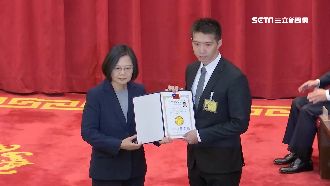 綠營政黨支持度回穩！蔡民調大勝韓