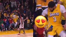 NBA／救人喔！一眉重壓好萊塢巨星
NBA,洛杉磯湖人,Anthony Davis,聖誕大戰,Kevin Hart,好萊塢,野蠻遊戲
翻攝自NBA臉書官方粉絲專頁