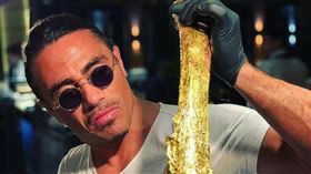 撒鹽哥牛排（圖／翻攝自nusr_et IG）