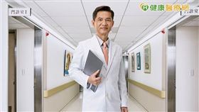 李世明醫師建議，媽媽仍以哺餵母如為優先，倘若因自身因素無法哺乳，再挑選製程安全及營養成分均衡之配方奶粉。