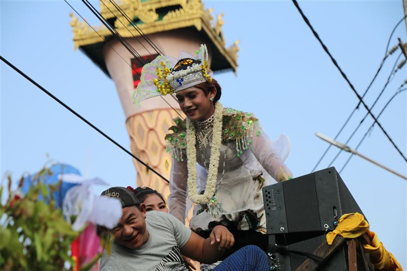 充滿職業神秘？緬甸也有電子花車？