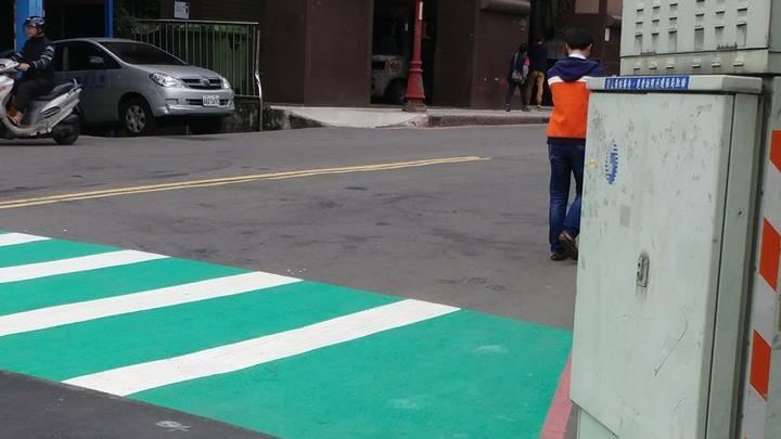 台南出現綠色斑馬線　揭超暖背後原因