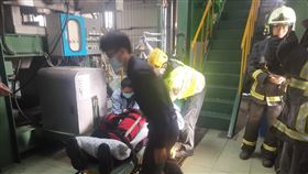 永信藥廠，工人墜槽