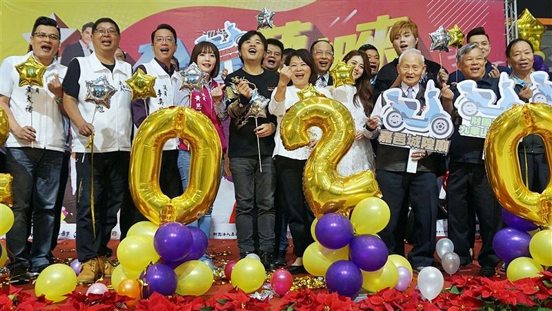 嘉市跨年　金曲獎歌手表演送電動機車