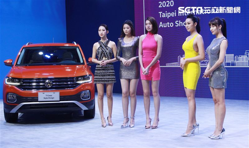 2020世界新車大展南港展覽館熱鬧登場。（記者邱榮吉/攝影）