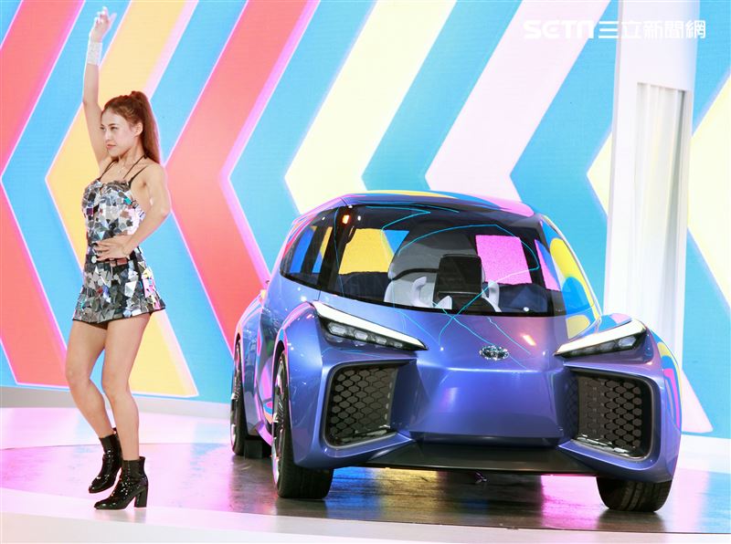 2020世界新車大展南港展覽館熱鬧登場。（記者邱榮吉/攝影）