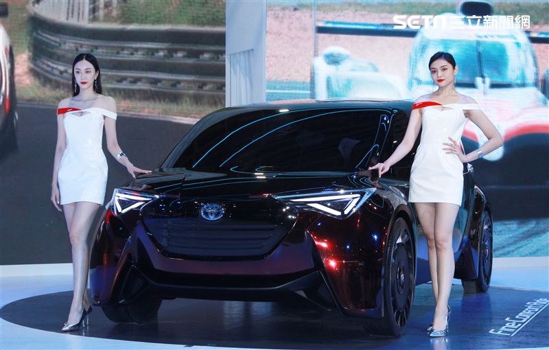 2020世界新車大展南港展覽館熱鬧登場。（記者邱榮吉/攝影）