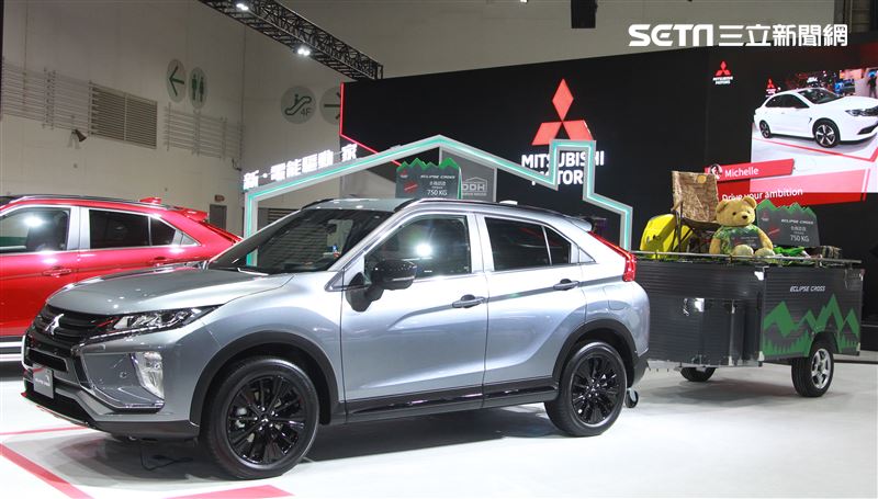 2020世界新車大展南港展覽館熱鬧登場。（記者邱榮吉/攝影）