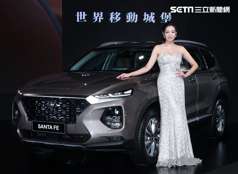 2020世界新車大展南港展覽館熱鬧登場。（記者邱榮吉/攝影）