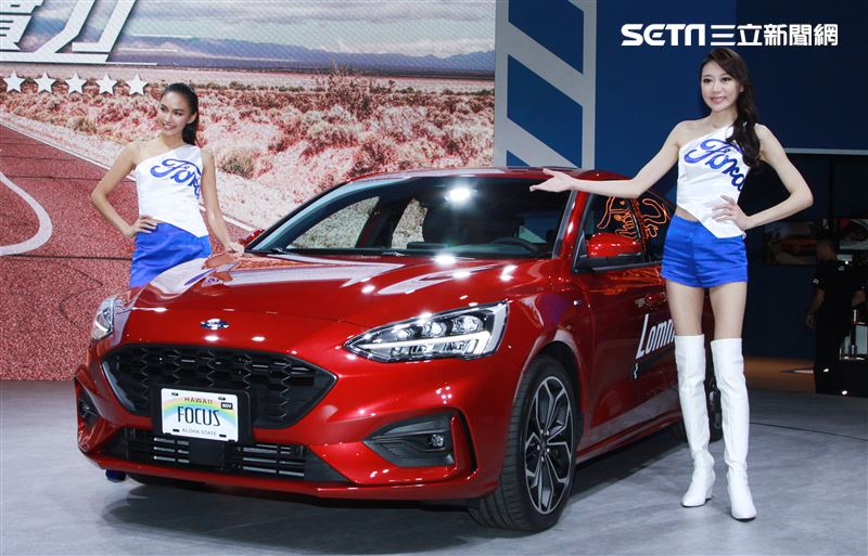 2020世界新車大展南港展覽館熱鬧登場。（記者邱榮吉/攝影）