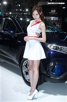 2020世界新車大展南港展覽館熱鬧登場。（記者邱榮吉/攝影）
