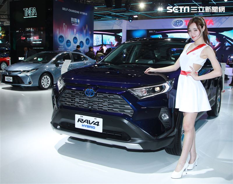 2020世界新車大展南港展覽館熱鬧登場。（記者邱榮吉/攝影）