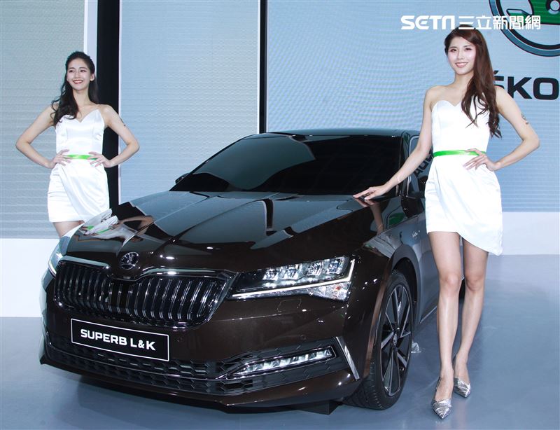 2020世界新車大展南港展覽館熱鬧登場。（記者邱榮吉/攝影）