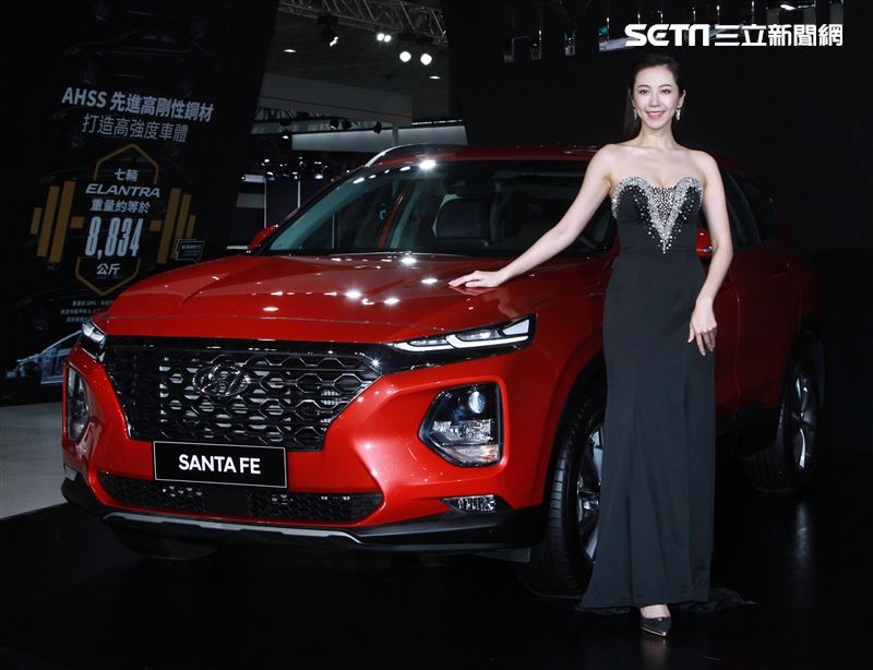 2020世界新車大展南港展覽館熱鬧登場。（記者邱榮吉/攝影）