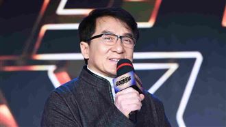 成龍拍片不慎溺水…導演嚇壞淚灑現場