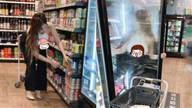 正妹,妹子,加藤軍路邊隨手拍,冰櫃,馮子紜,粉絲,網紅,超市,　圖／翻攝自馮子紜IG