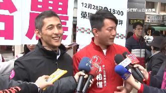 偶像級陣仗！吳怡農邀陳柏惟掃街拜票