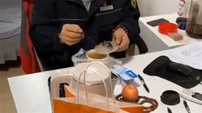 噁心慎入！OL叫燕麥粥外賣吃死老鼠