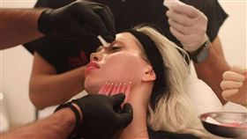 美國,整型,肋骨,Pixee Fox（圖／翻攝Pixee Fox臉書）