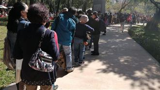 新竹動物園擠爆！「頭香」6點就來排