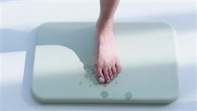 珪藻土地墊（示意圖／微博)