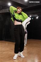 安心亞為跨年努力的練舞彩排。（記者邱榮吉/攝影）