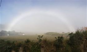 水龍捲,彩虹,白彩虹,花蓮,折射,瑞穗(翻攝花蓮人、民眾彭麒鈞提供)