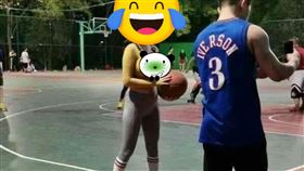 籃球,打球,運球,奶球,緊身衣,犯規,加藤軍路邊隨手拍