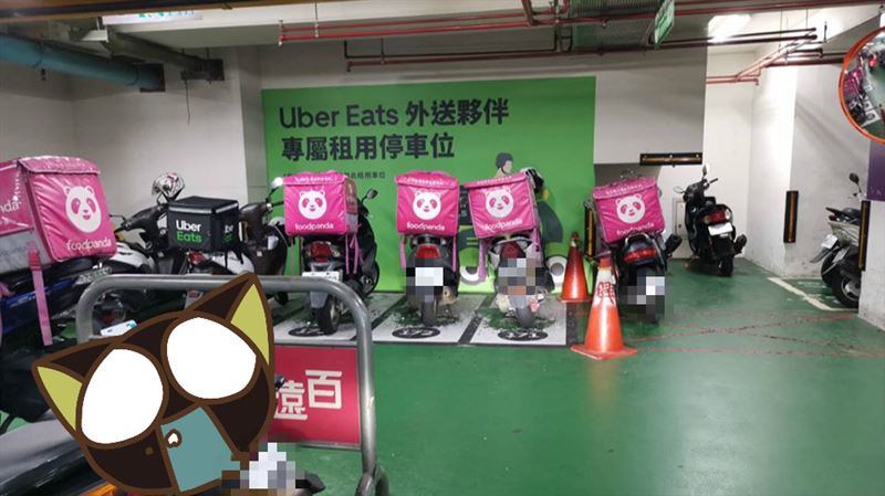 外送車位遭佔據！照片一出…兩派戰翻