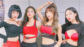 李優（左起）、羚小鹿、梓梓、陳柔蓁辣跳韓女團名作。（圖／翻攝自梓梓IG）