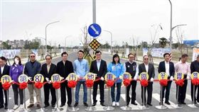 高市第87期市地重劃區竣工公園啟用，李四川看好岡山發展（圖／高雄市政府）