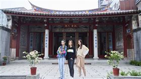 閻奕格、 Karencici 與文慧如（華研提供）