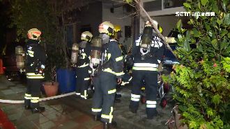 火燒民宅屋主還在睡！警消破門才驚醒