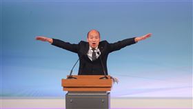 辯論會談國防問題　韓國瑜主張避戰2020總統大選電視辯論會29日下午在公視進行，國民黨總統候選人韓國瑜對面國防議題時表示，戰爭沒有贏家、和平沒有輸家，「避戰才是最高明的總統」。中央社記者裴禛攝　108年12月29日