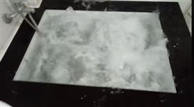 超猖狂按摩浴缸！水柱大到以為在煮湯　網：小心菊花有危險
