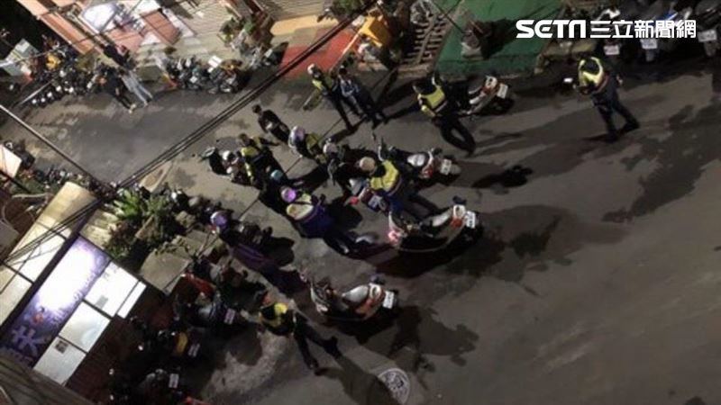 嫩妹被放話男友氣炸　他撂12人開打
