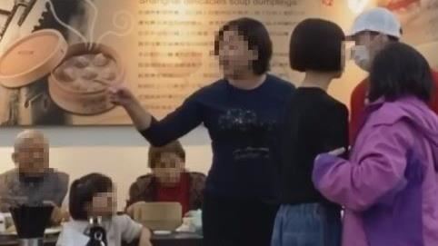 要不到小碗飆店員　全店暴走幫回嗆！