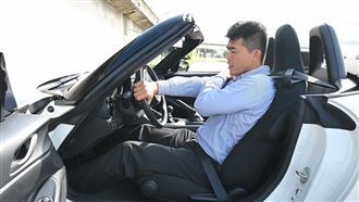 影／正確設定駕駛座　開車出遊更安全