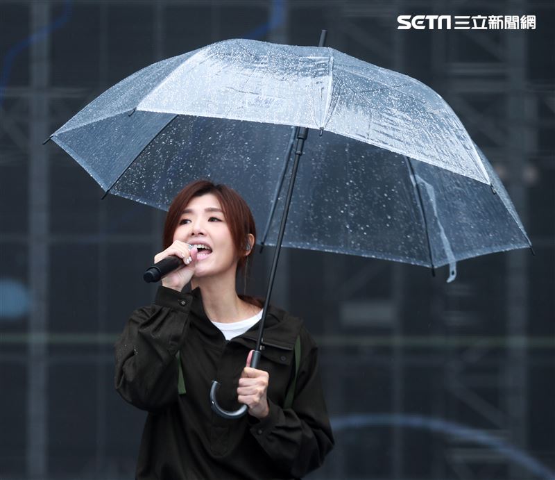 蘇慧倫「臺北最High新年城-2020跨年晚會」彩排，黃小鴨當背景將表演熟悉的小鴨、檸檬樹等歌曲。（記者邱榮吉/攝影）