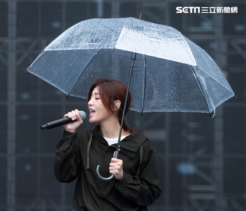 蘇慧倫「臺北最High新年城-2020跨年晚會」彩排，黃小鴨當背景將表演熟悉的小鴨、檸檬樹等歌曲。（記者邱榮吉/攝影）