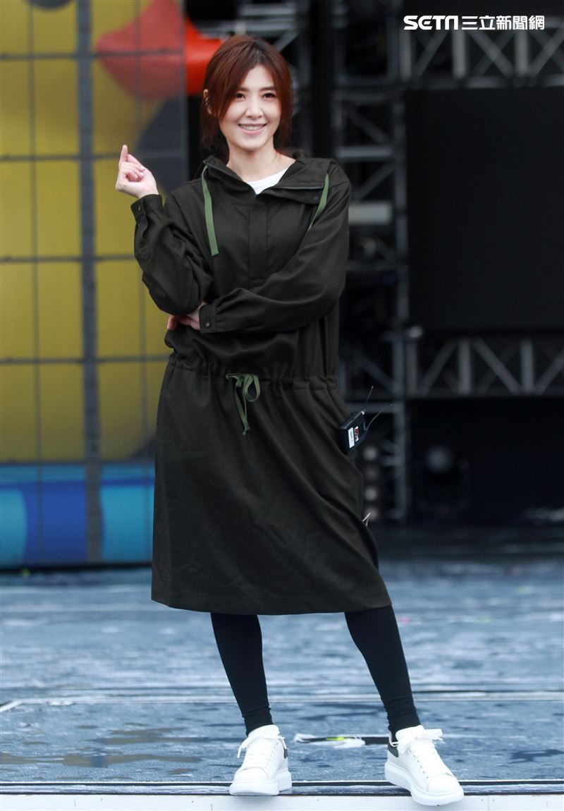 蘇慧倫「臺北最High新年城-2020跨年晚會」彩排，黃小鴨當背景將表演熟悉的小鴨、檸檬樹等歌曲。（記者邱榮吉/攝影）