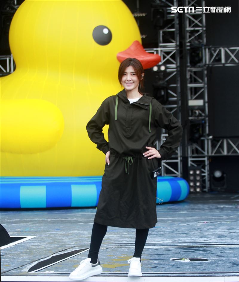 蘇慧倫「臺北最High新年城-2020跨年晚會」彩排，黃小鴨當背景將表演熟悉的小鴨、檸檬樹等歌曲。（記者邱榮吉/攝影）