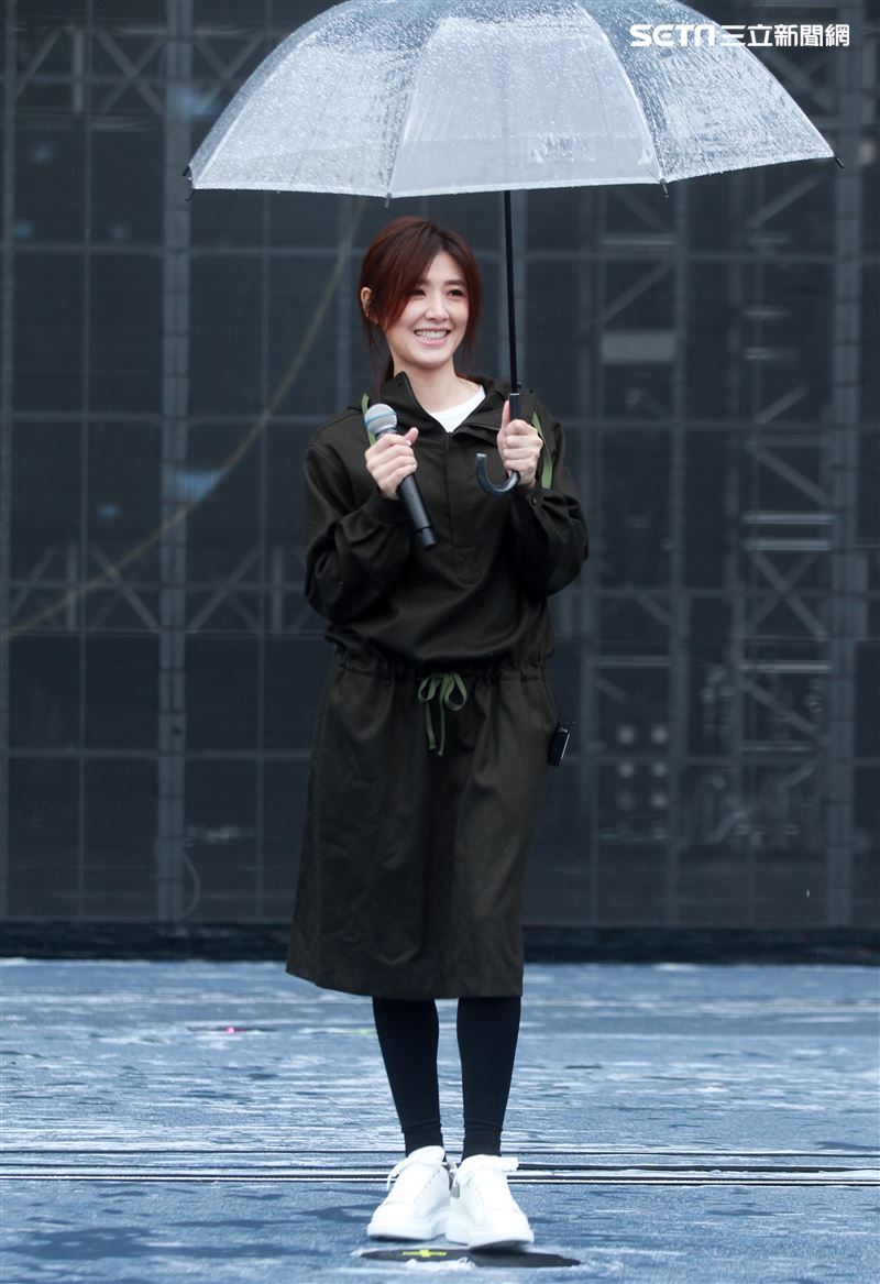 蘇慧倫「臺北最High新年城-2020跨年晚會」彩排，黃小鴨當背景將表演熟悉的小鴨、檸檬樹等歌曲。（記者邱榮吉/攝影）