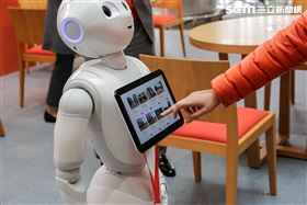 機器人房仲。（圖／台灣房屋提供）