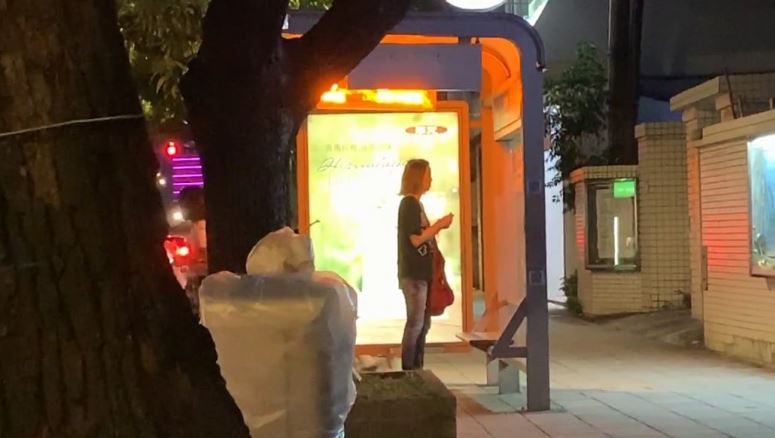 蔣家豪門前妻　落魄婚變憔悴搭公車