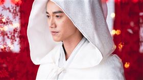 吳慷仁首度古裝扮相，飾演手遊中天下第一美男子（圖／艾玩天地）